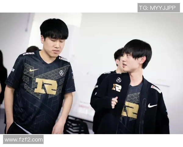 V5战队在大师赛积分榜上以98分稳居第一展现强劲实力